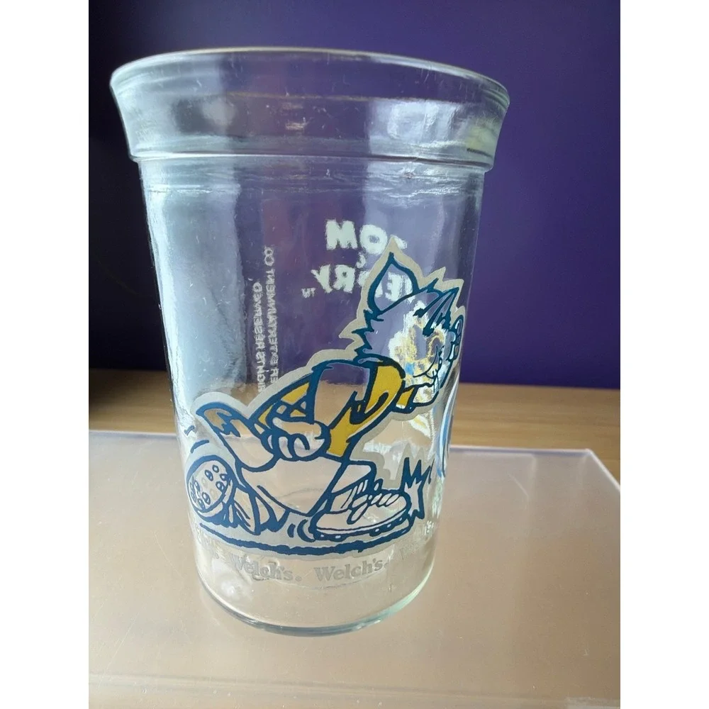 Vintage 1991 Tom & Jerry Welch's Glass Soccer Sports‎ Cartoon Glass